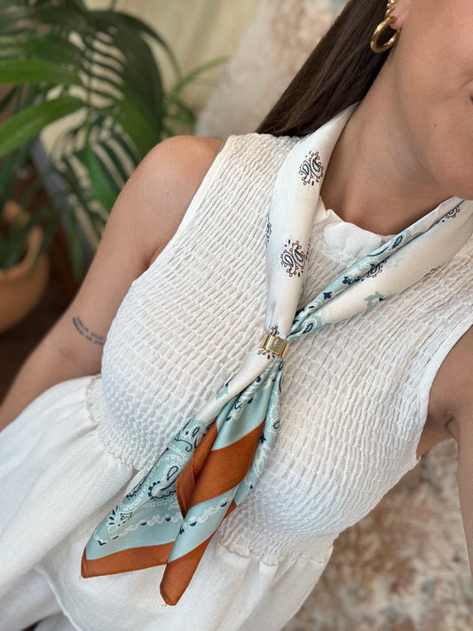 PAÑUELO CUELLO ESTAMPADO CELESTE MARRÓN