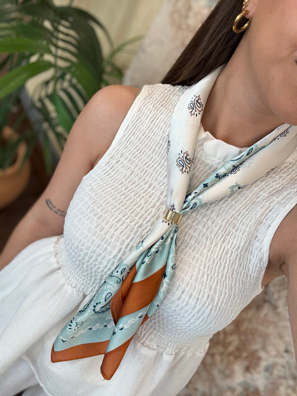 PAÑUELO CUELLO ESTAMPADO CELESTE MARRÓN