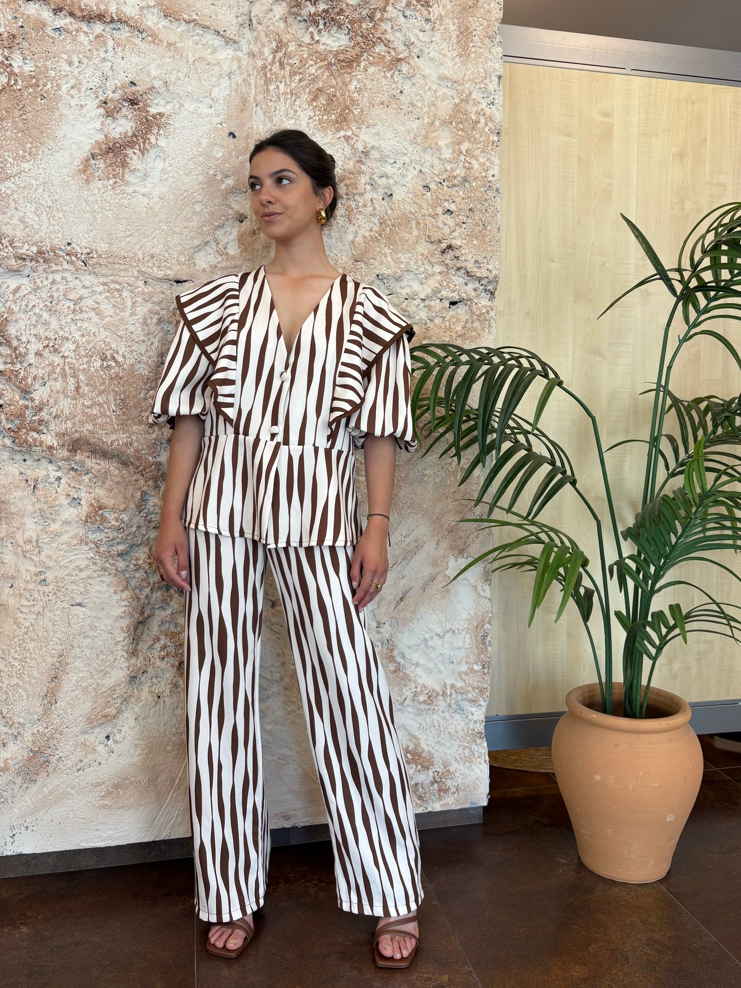 CONJUNTO ESTAMPADO MARRÓN-BEIGE