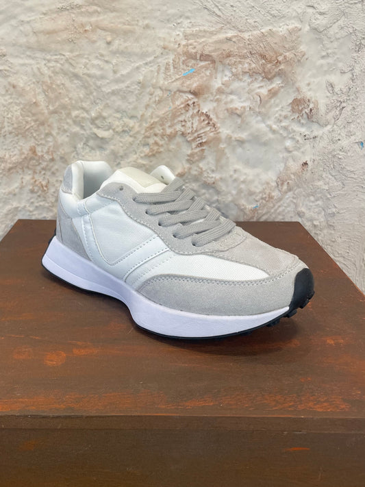 DEPORTIVA GRIS