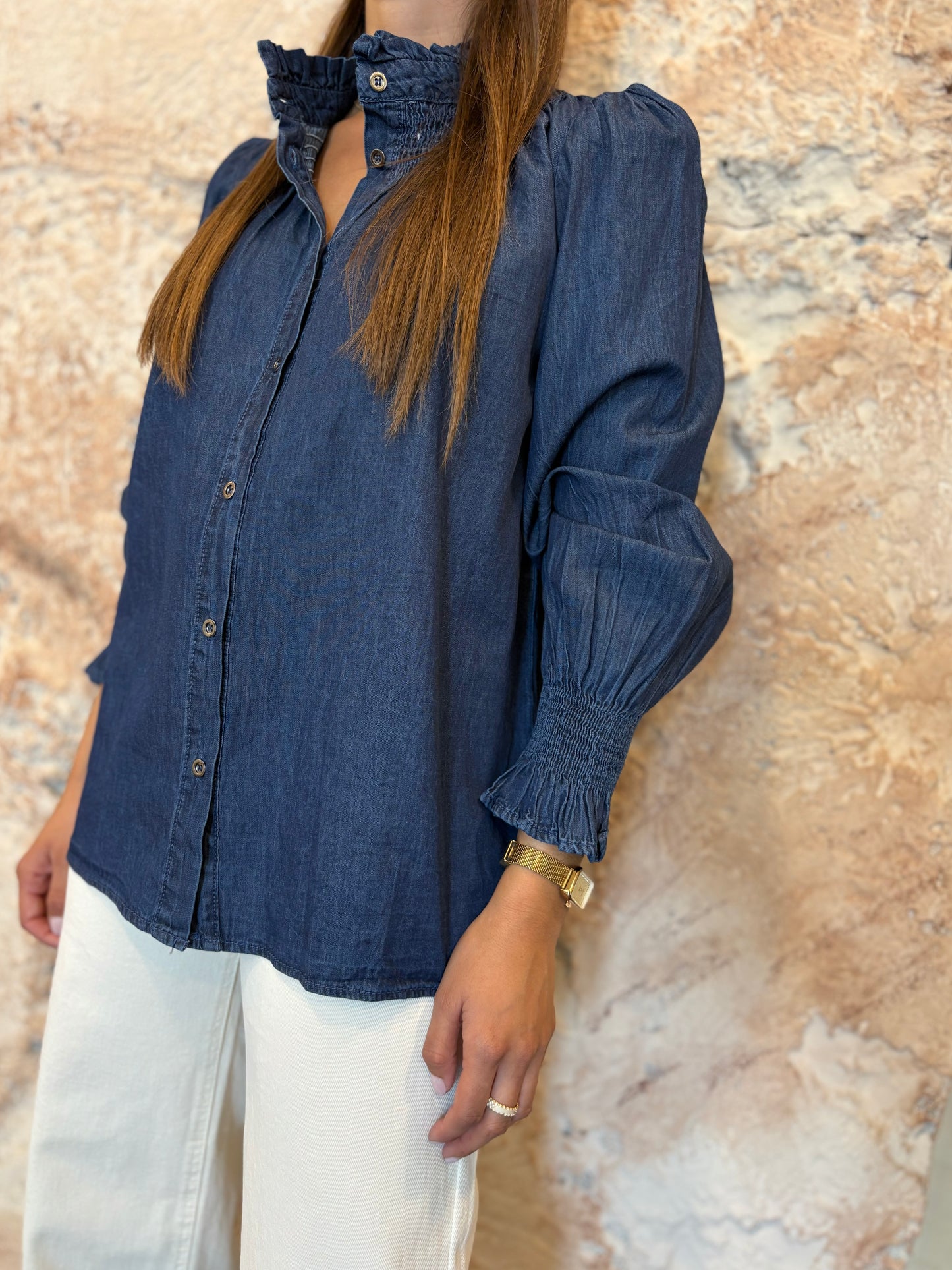 CAMISA DENIM OSCURO CUELLO PANEL DE ABEJA