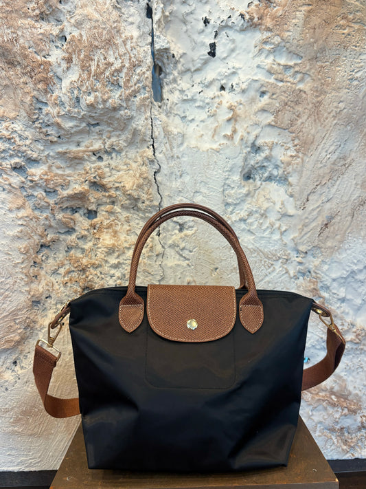 BOLSO NEGRO DETALLE CAMEL