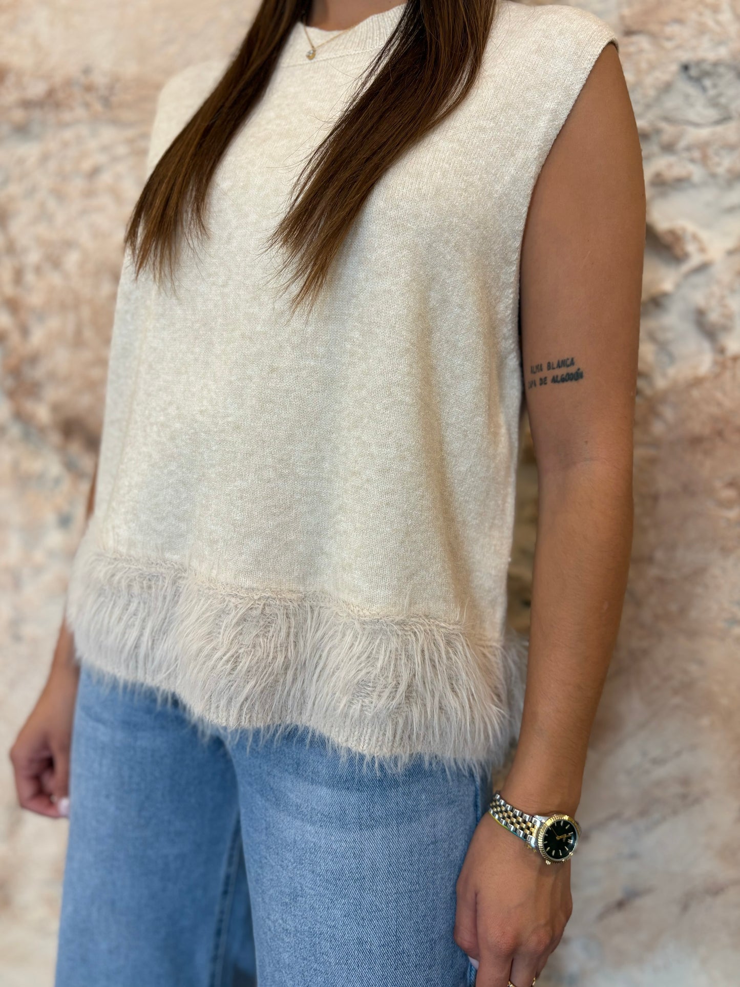 CHALECO PUNTO BAJO PELO BEIGE