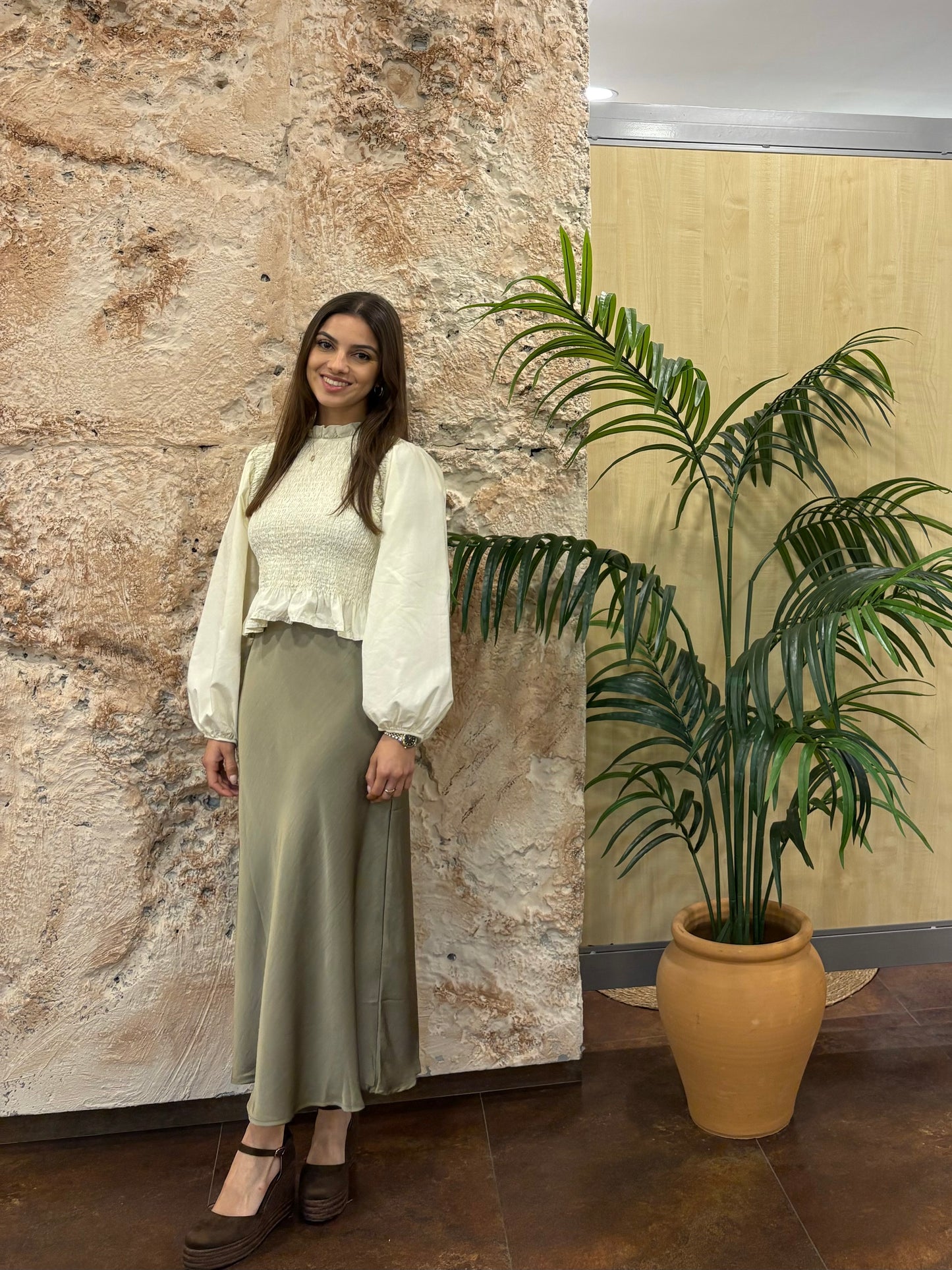 FALDA SATINADA VERDE