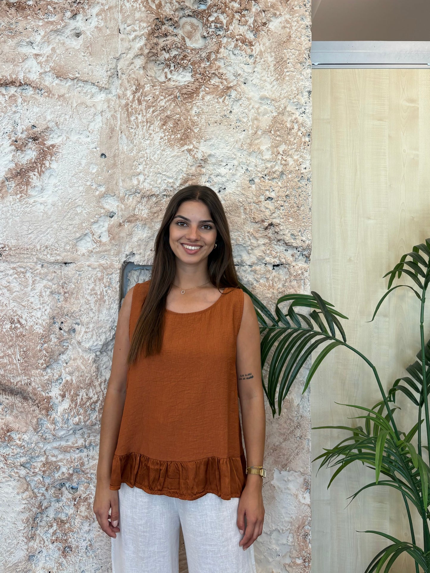 BLUSA TIRANTE DETALLE SATEN TEJA