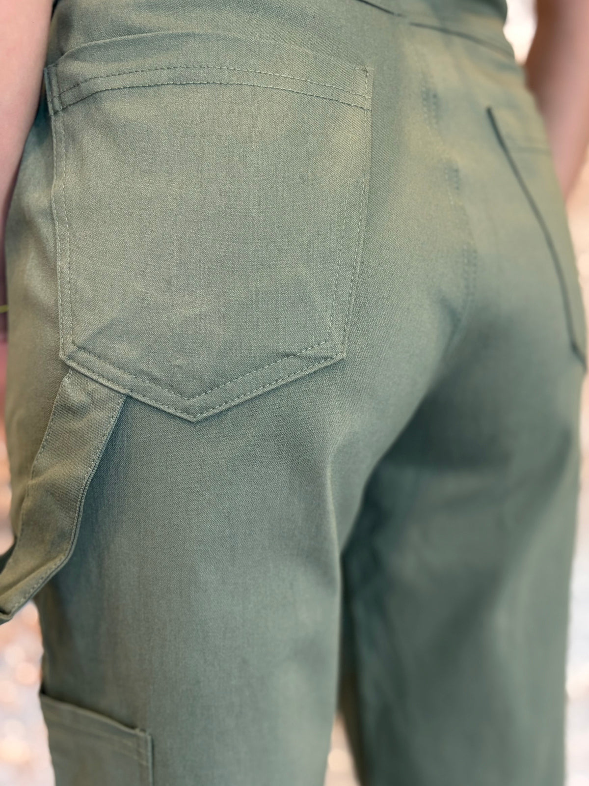 PANTALÓN CARGO VERDE KAKI