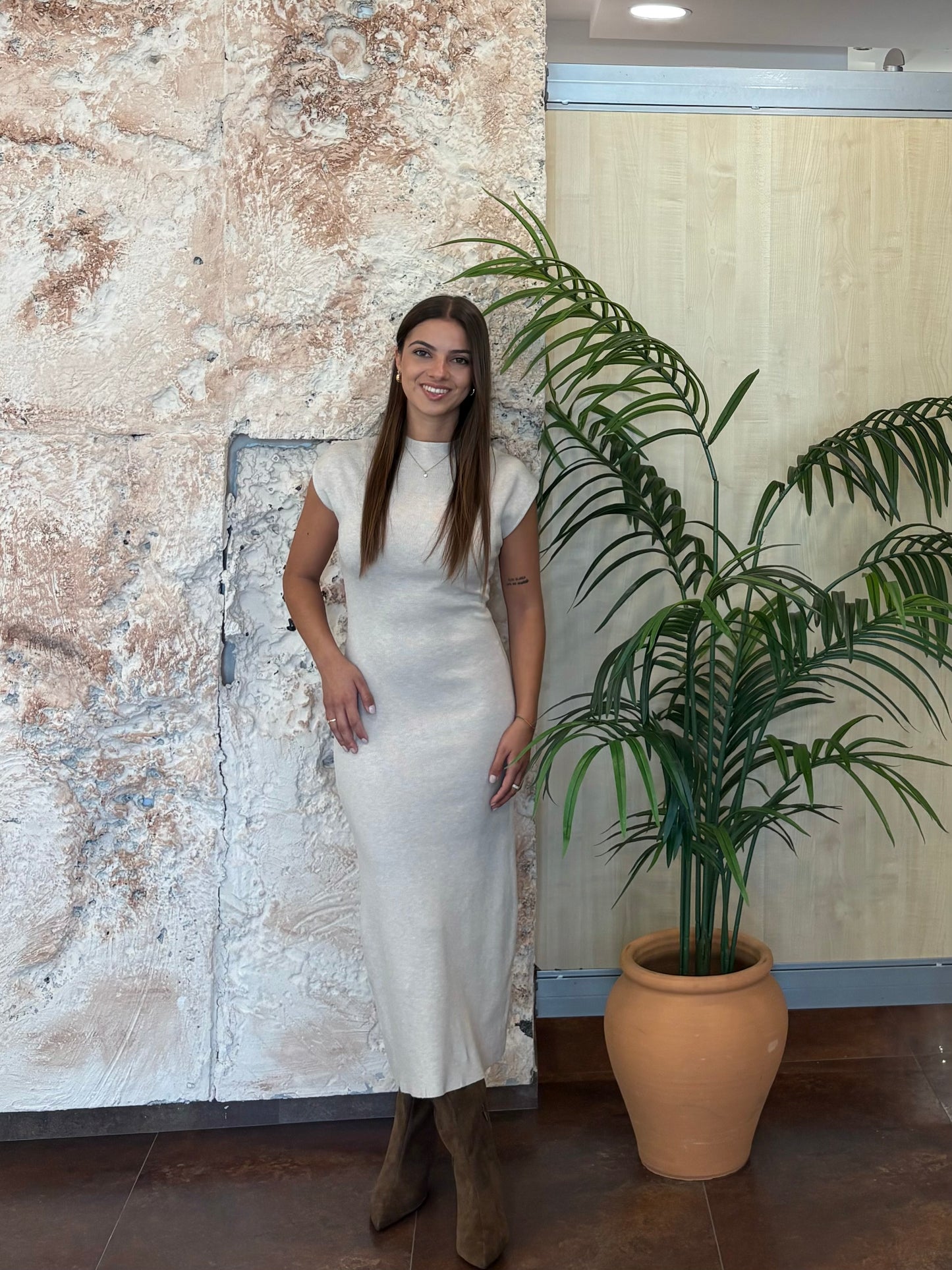 VESTIDO LARGO PUNTO BEIGE