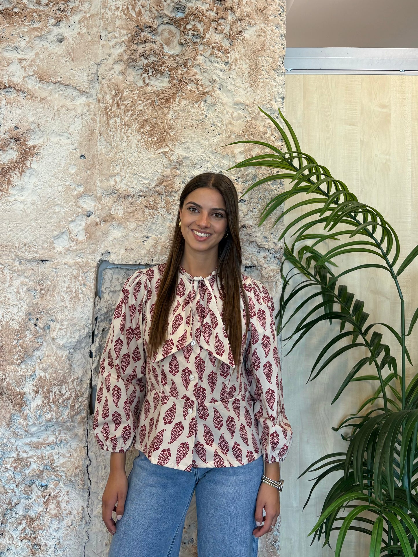 CAMISA PLIEGUES BEIGE ESTAMPADO HOJA FRAMBUESA