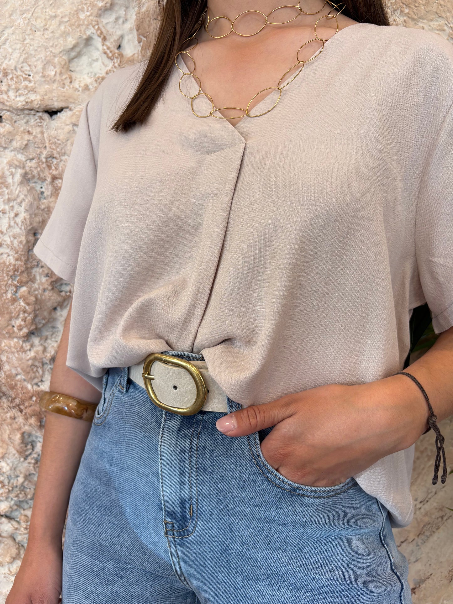 BLUSA CUELLO PICO BEIGE