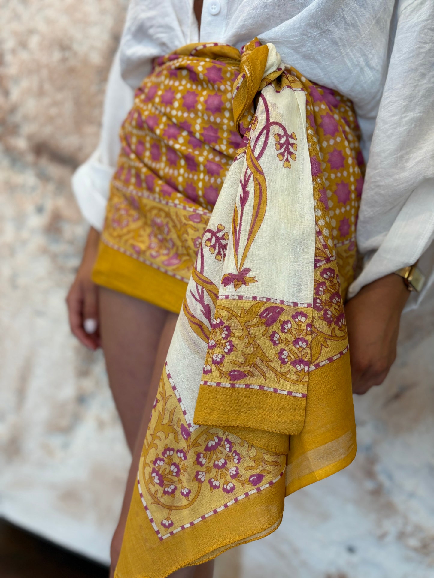 PAREO ESTAMPADO MOSTAZA - BUGANVILLA