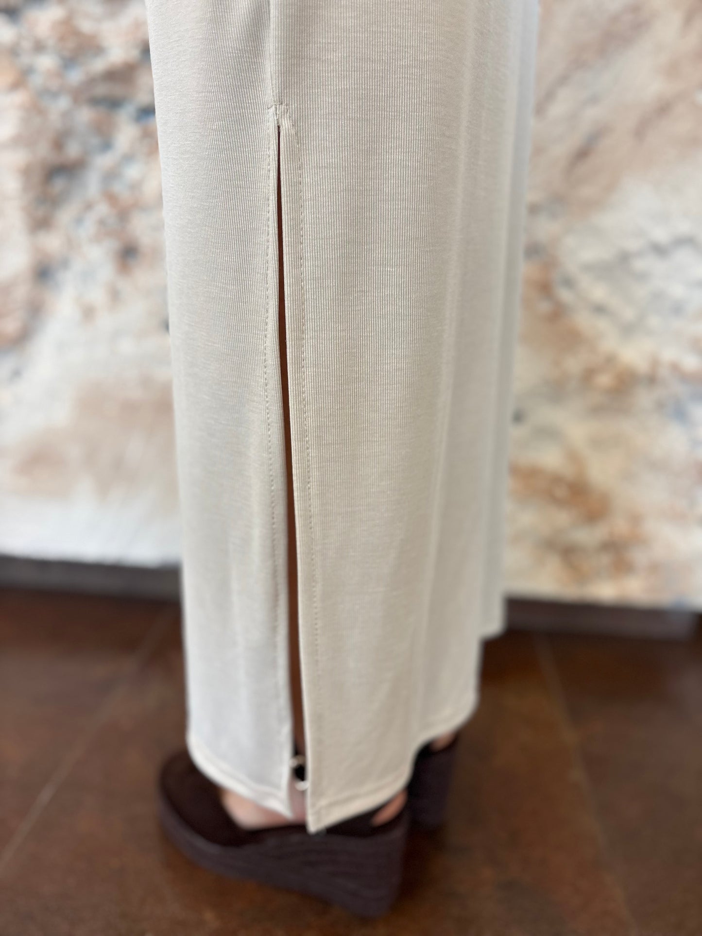 VESTIDO LARGO FRUNCES BEIGE