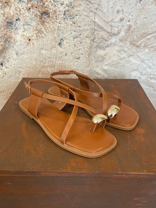 SANDALIA PLANA CAMEL