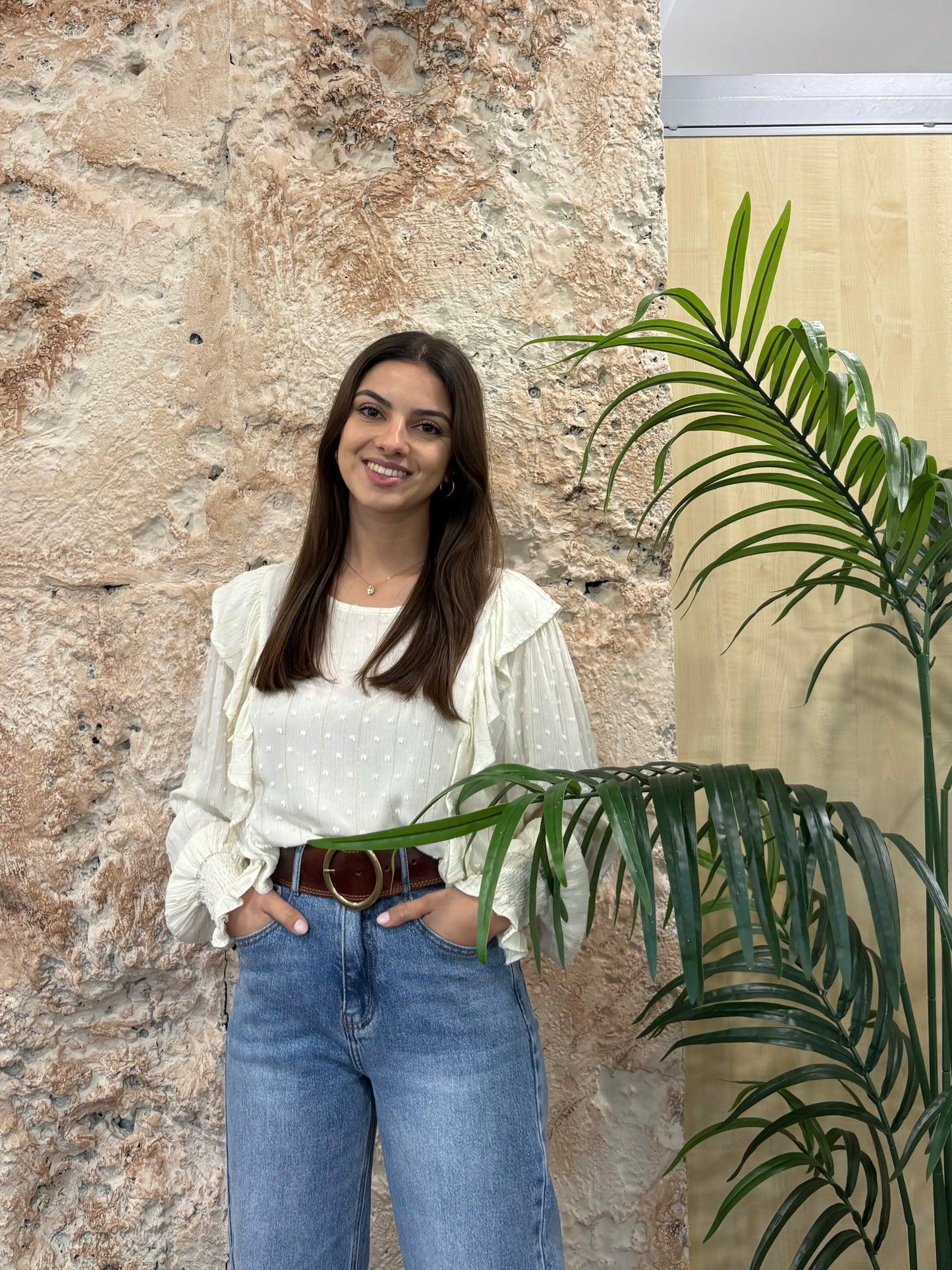 BLUSA VOLANTES TOPITOS BEIGE