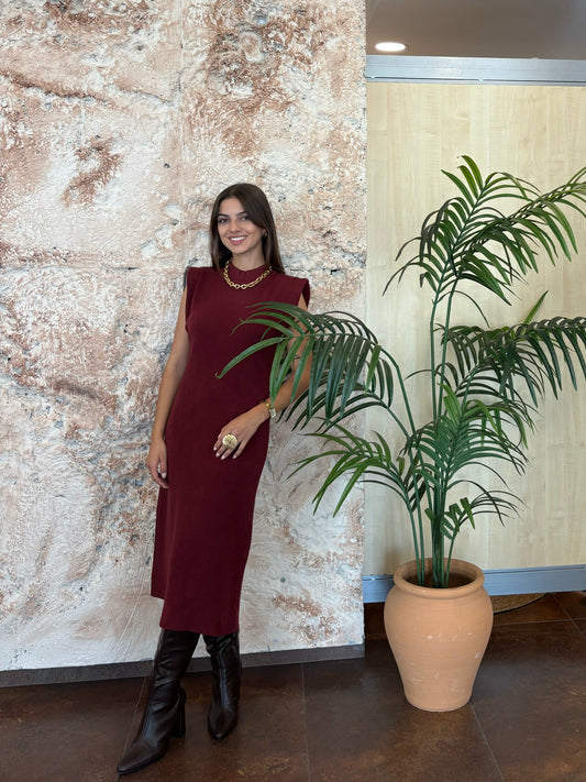 VESTIDO PUNTO HOMBRERAS BURDEOS