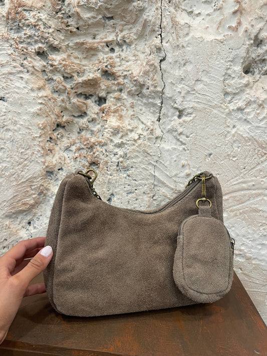 BOLSO PIEL TAUPE CON MONEDERO