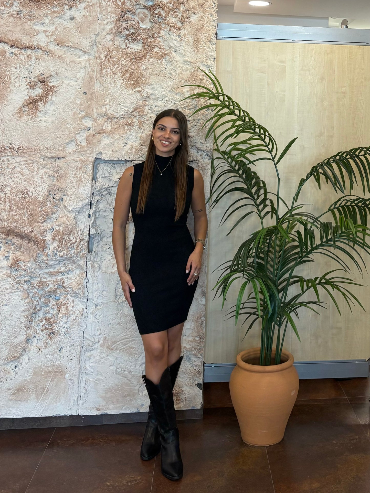 VESTIDO MIDI CANALÉ CUELLO PERKINS NEGRO