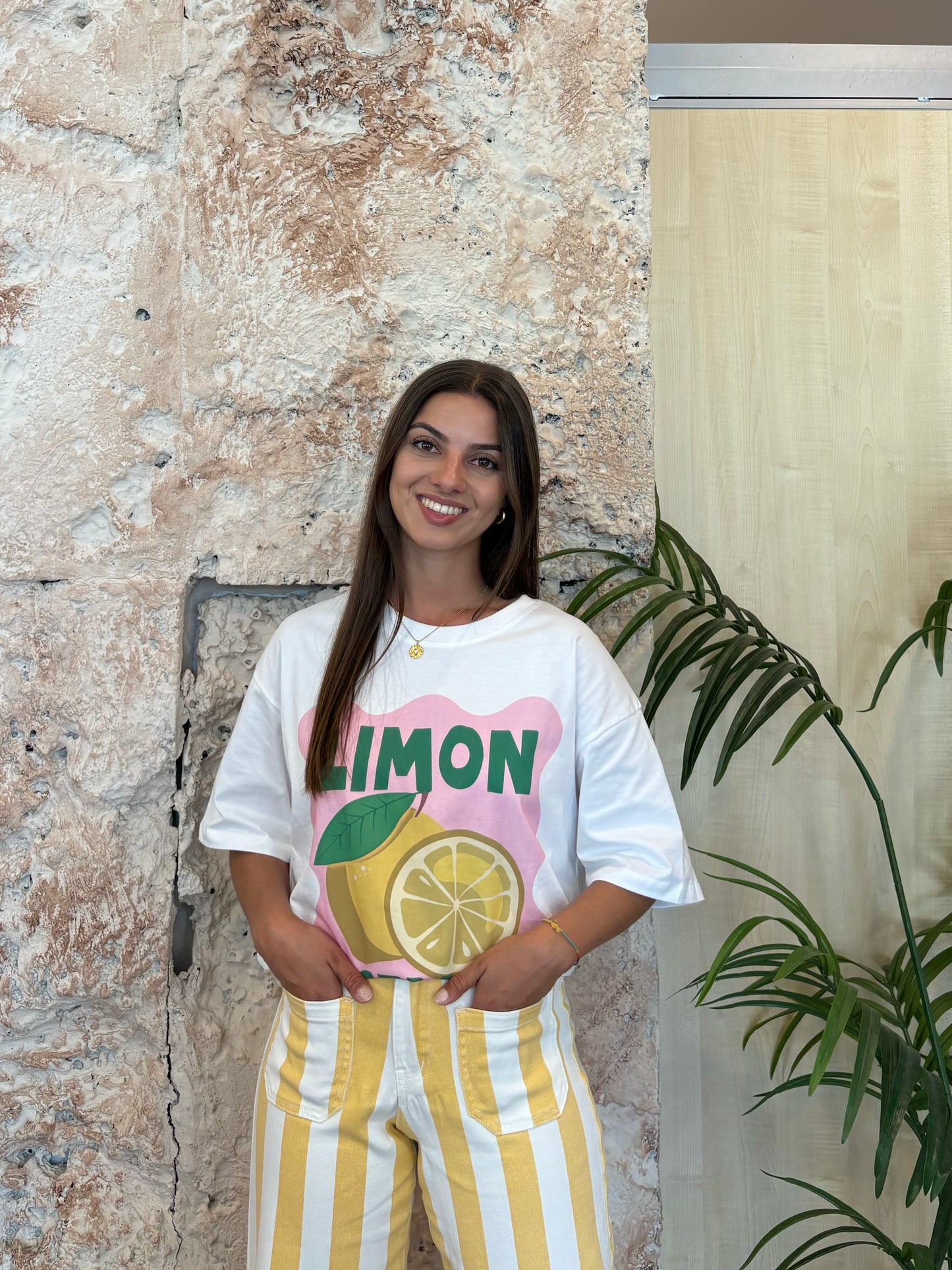 CAMISETA BÁSICA ESTAMPADO LIMONCHELLO ROSA
