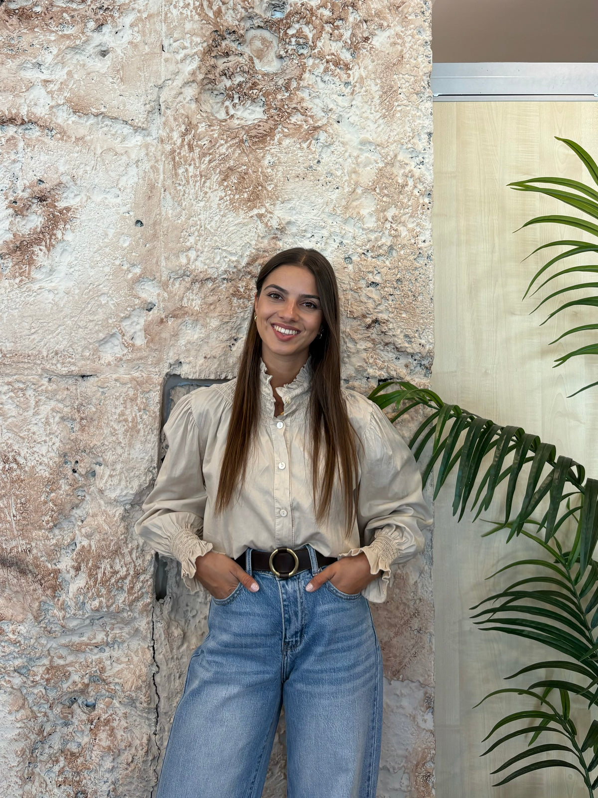 CAMISA CUELLO PANEL DE ABEJA BEIGE