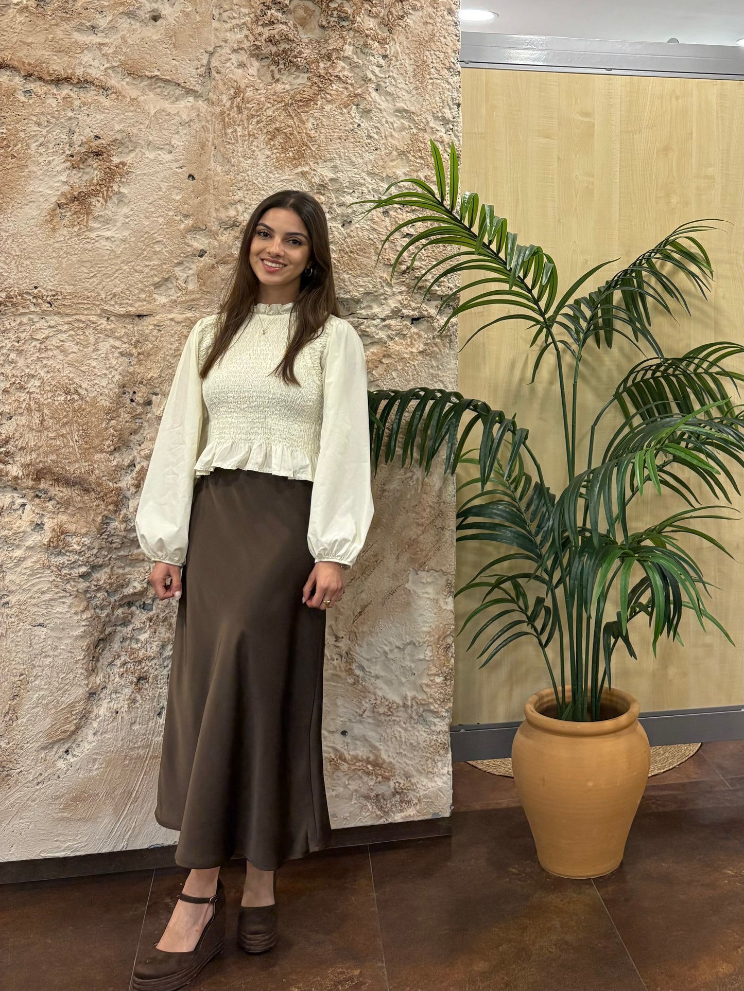 FALDA SATINADA MARRÓN