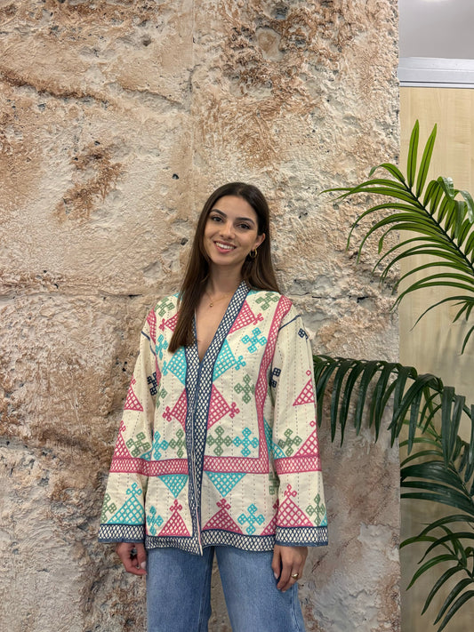 CHAQUETA ESTAMPADA CON BORDADOS