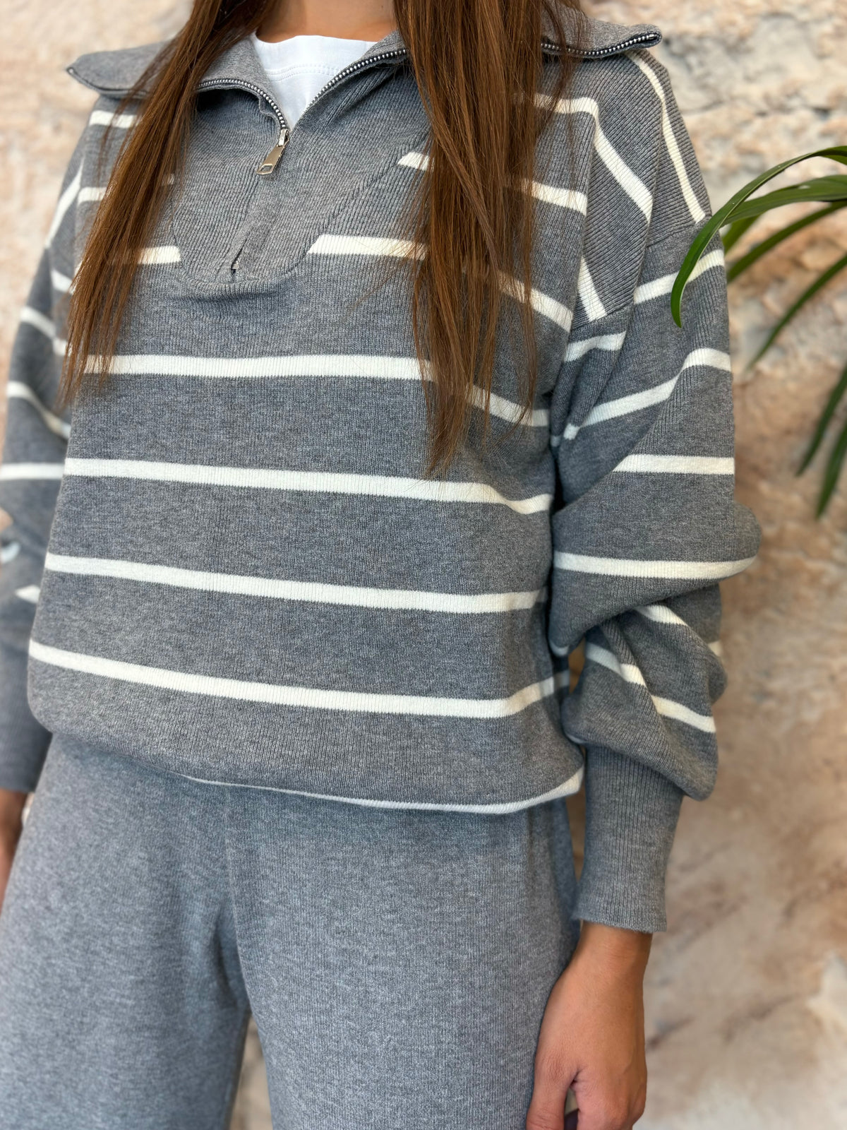 CONJUNTO PUNTO RAYAS GRIS - BLANCO