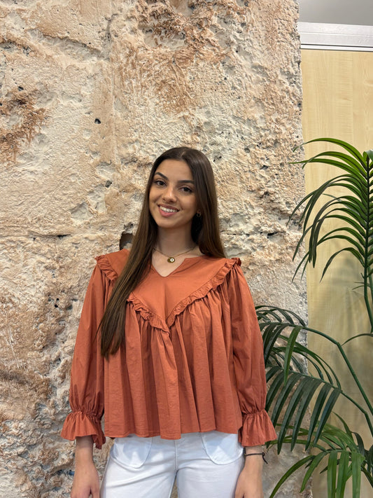 BLUSA CUELLO PICO VOLANTE CORAL