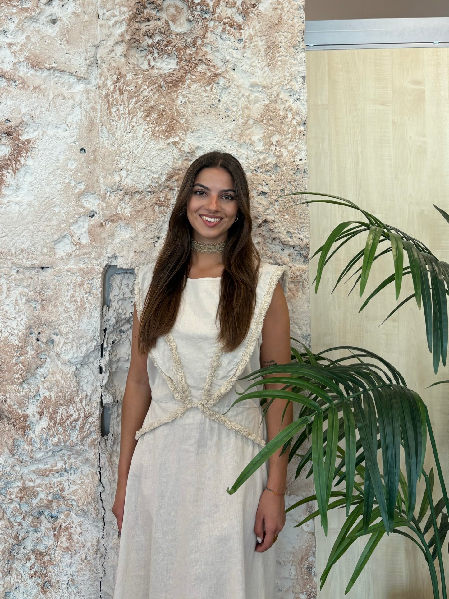 VESTIDO TIRANTE LINO BEIGE DETALLE FLECOS