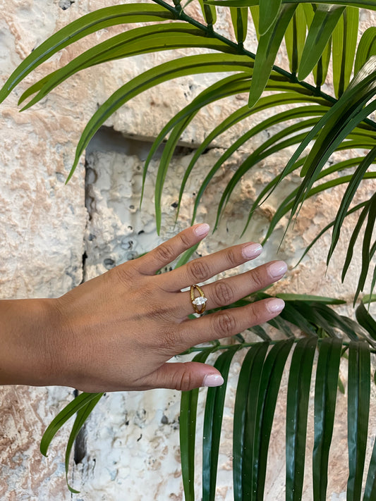 ANILLO RELIEVE DETALLE BRILLANTE