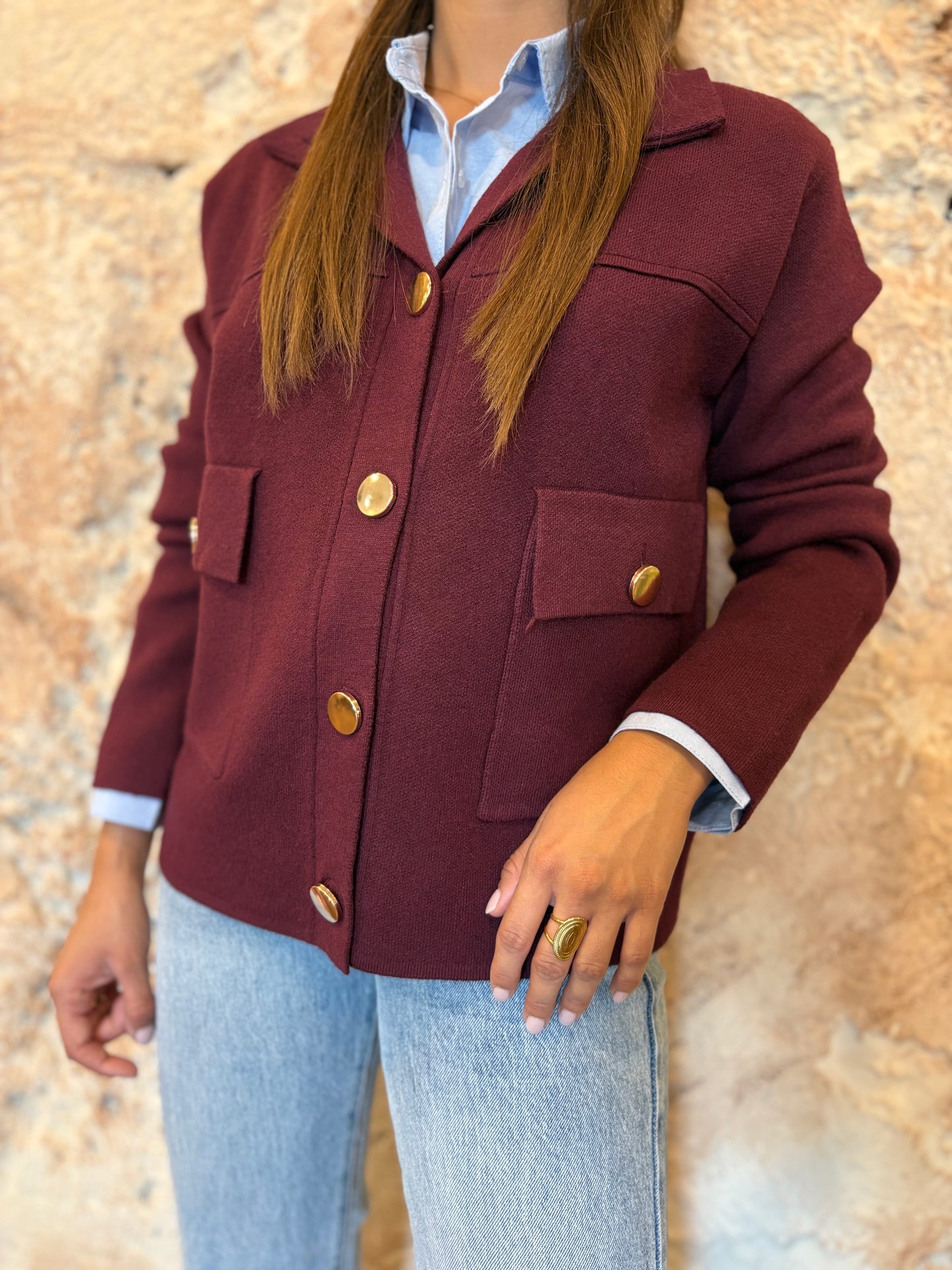 CARDIGAN BOLSILLO BOTONES DORADOS BURDEOS