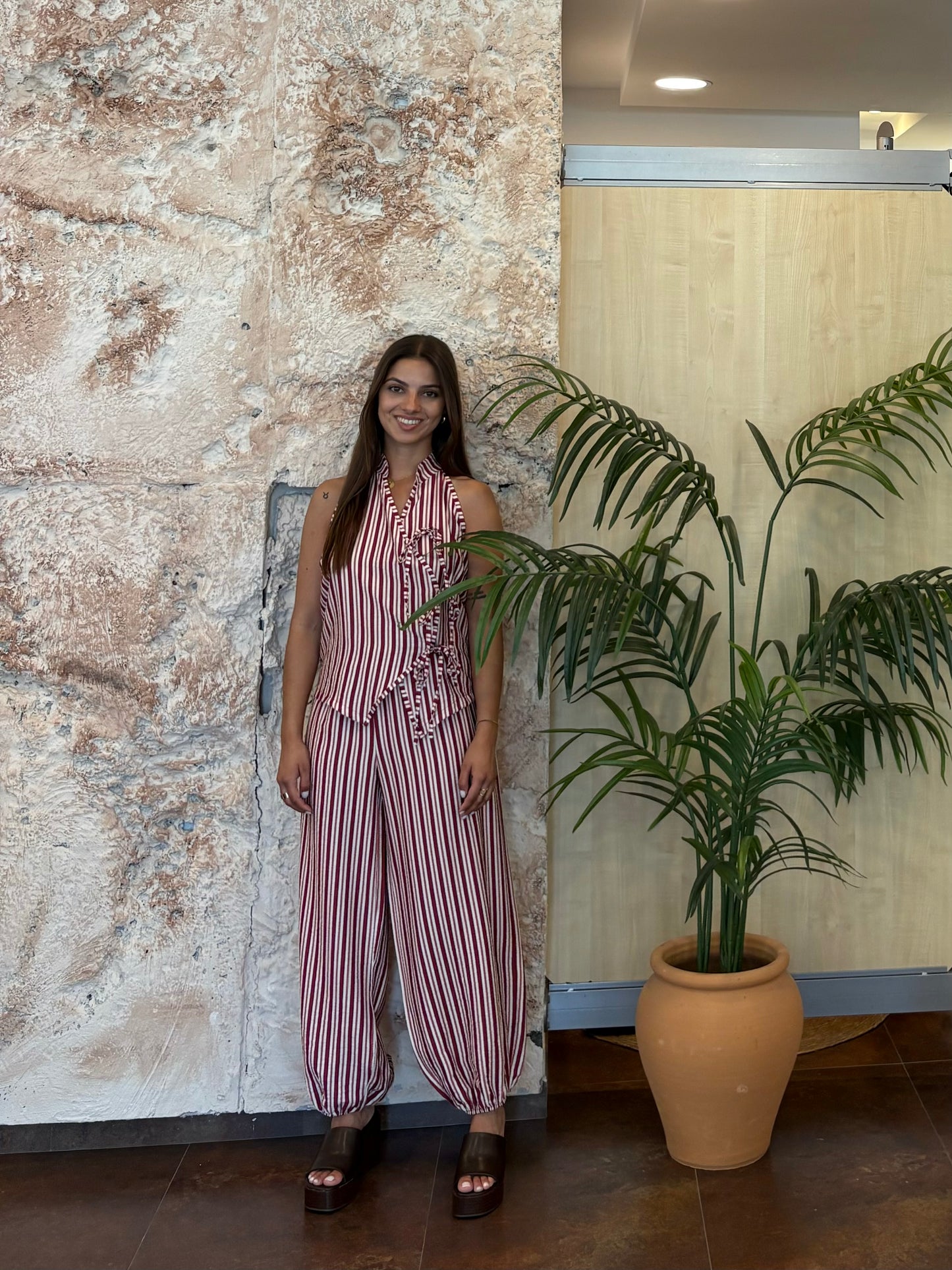CONJUNTO TOP HALTER Y PANTALÓN BOMBACHO RAYA ROSA-MORADO