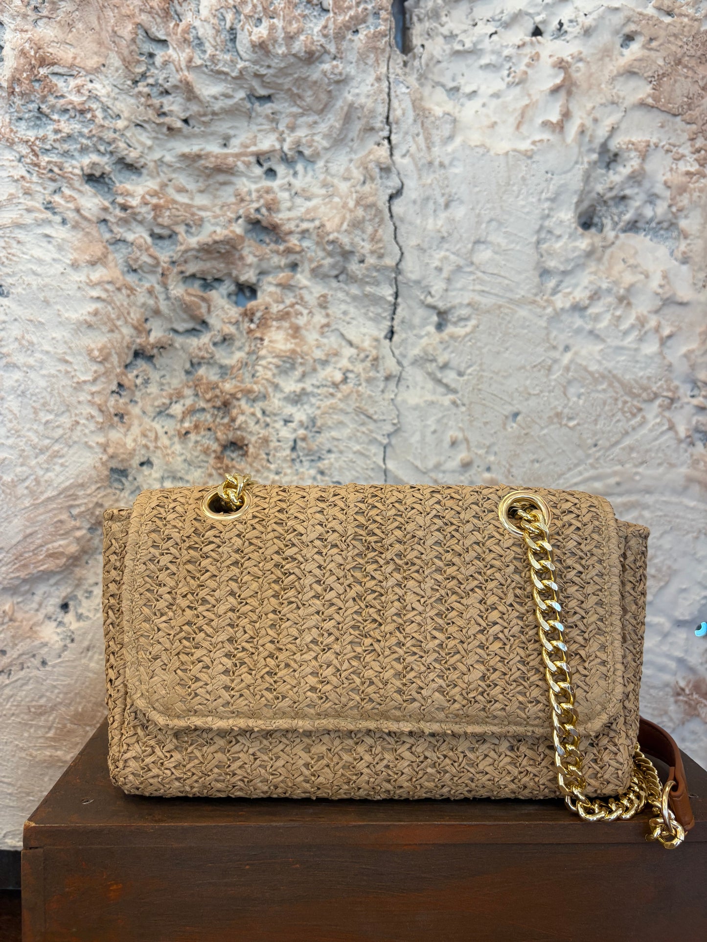 BOLSO CUADRADO RAFIA CAMEL