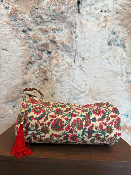 ESTUCHE GRANDE BEIGE CON FLORES ROSAS