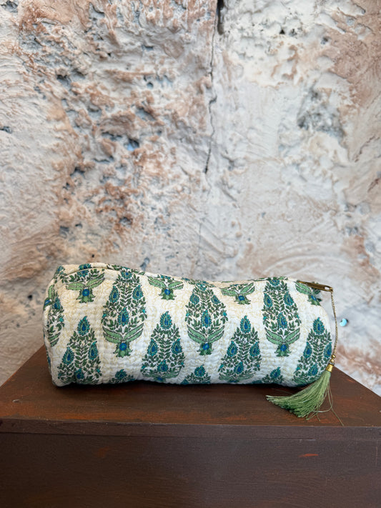 ESTUCHE GRANDE BEIGE CON FLORES VERDES
