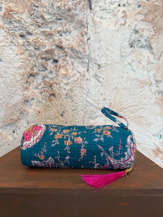ESTUCHE GRANDE AZUL PAVO CON FLORES ROSAS