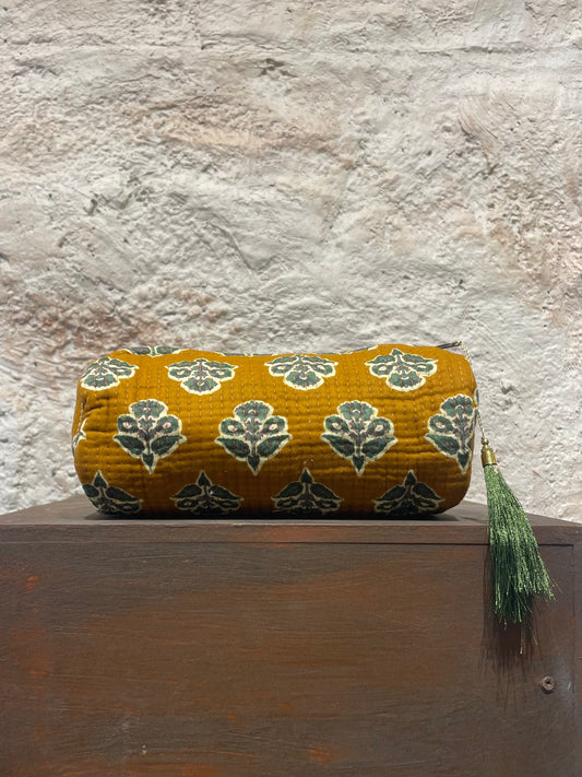 ESTUCHE PEQUEÑO ESTAMPADO MOSTAZA