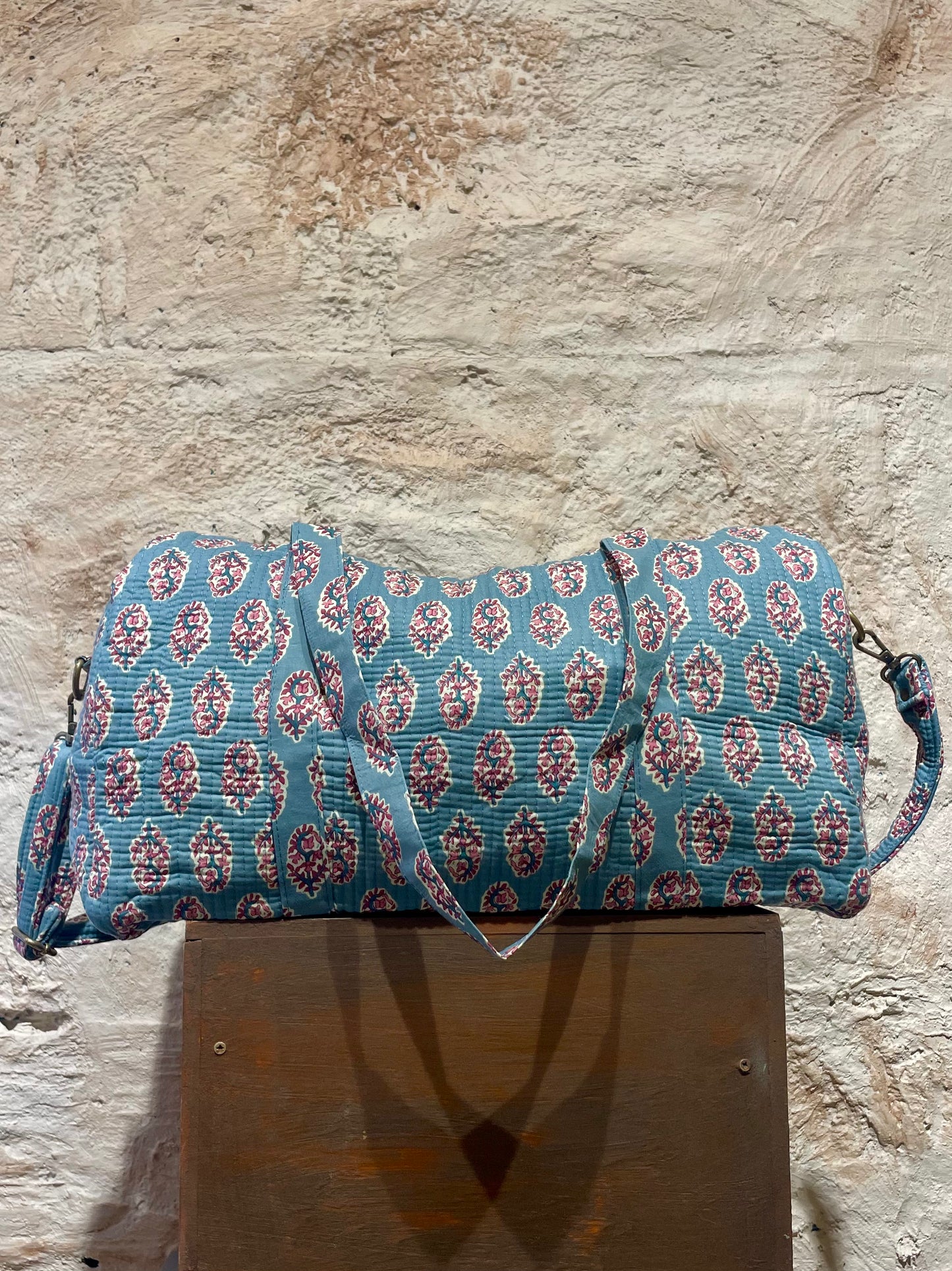 BOLSO VIAJE ESTAMPADO AZUL PETRÓLEO