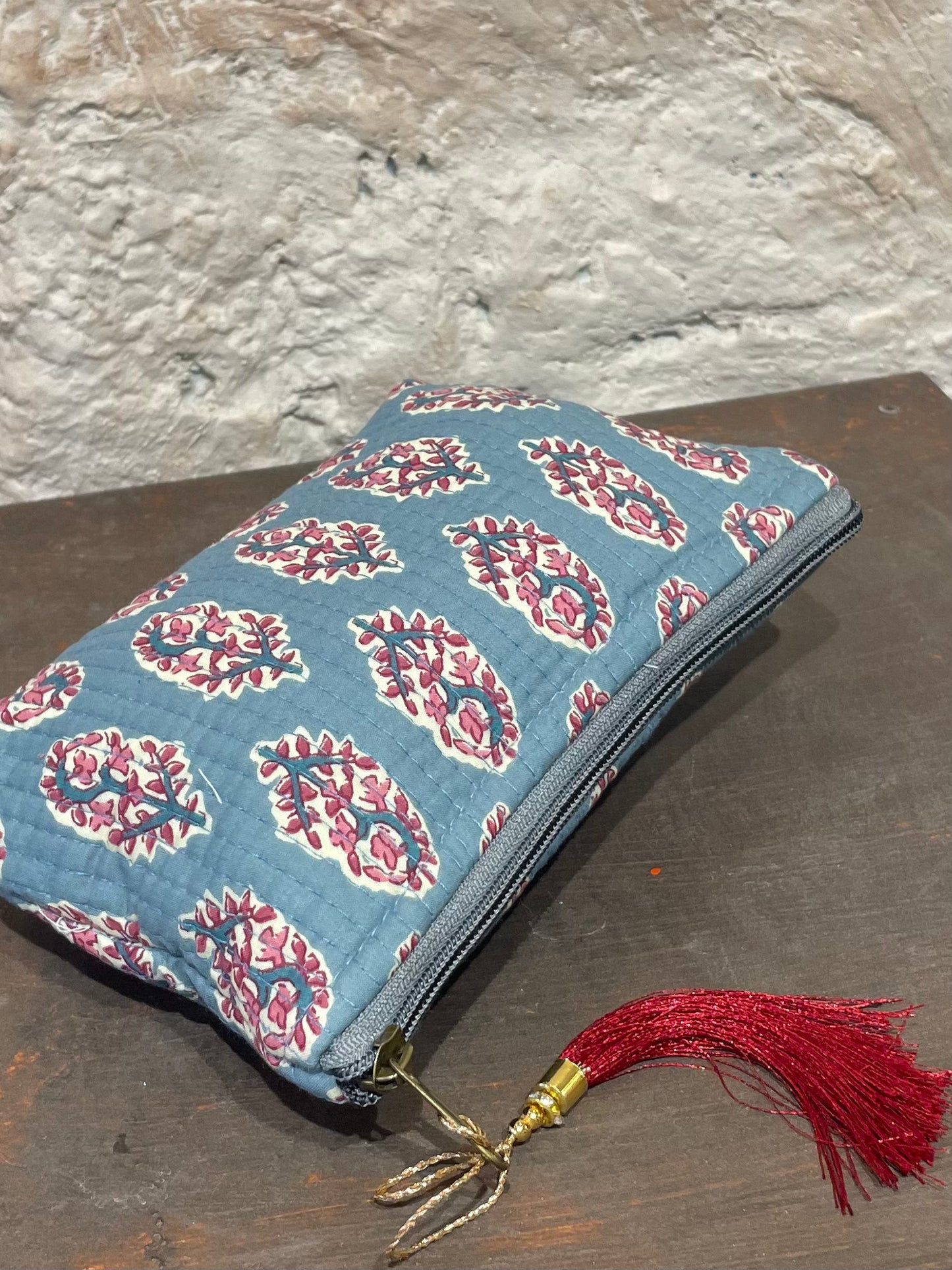 NECESER ESTAMPADO AZUL PETRÓLEO
