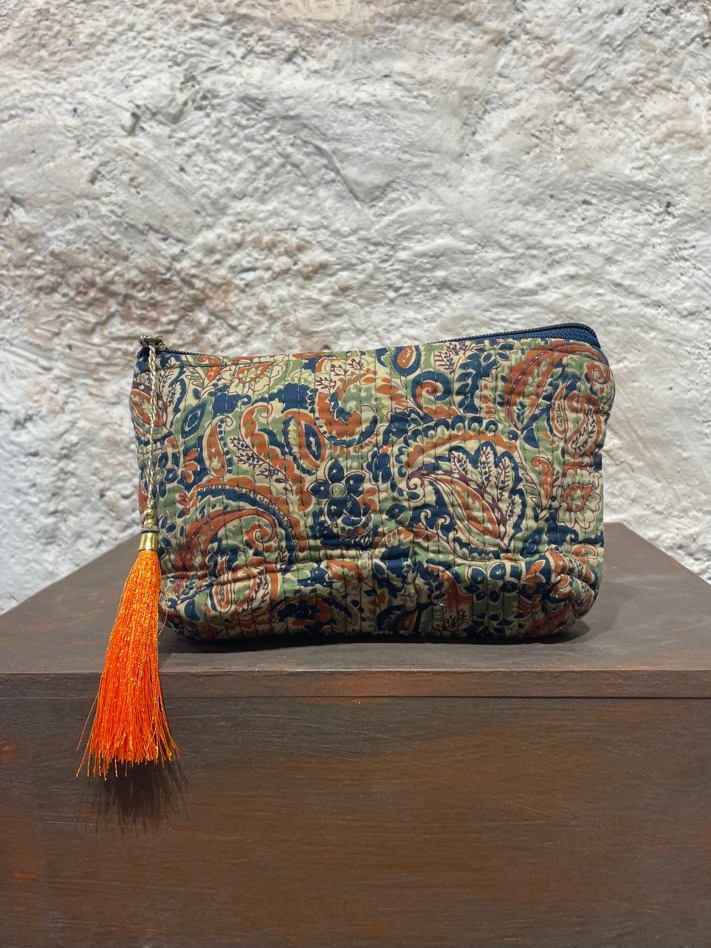 NECESER ESTAMPADO VERDE