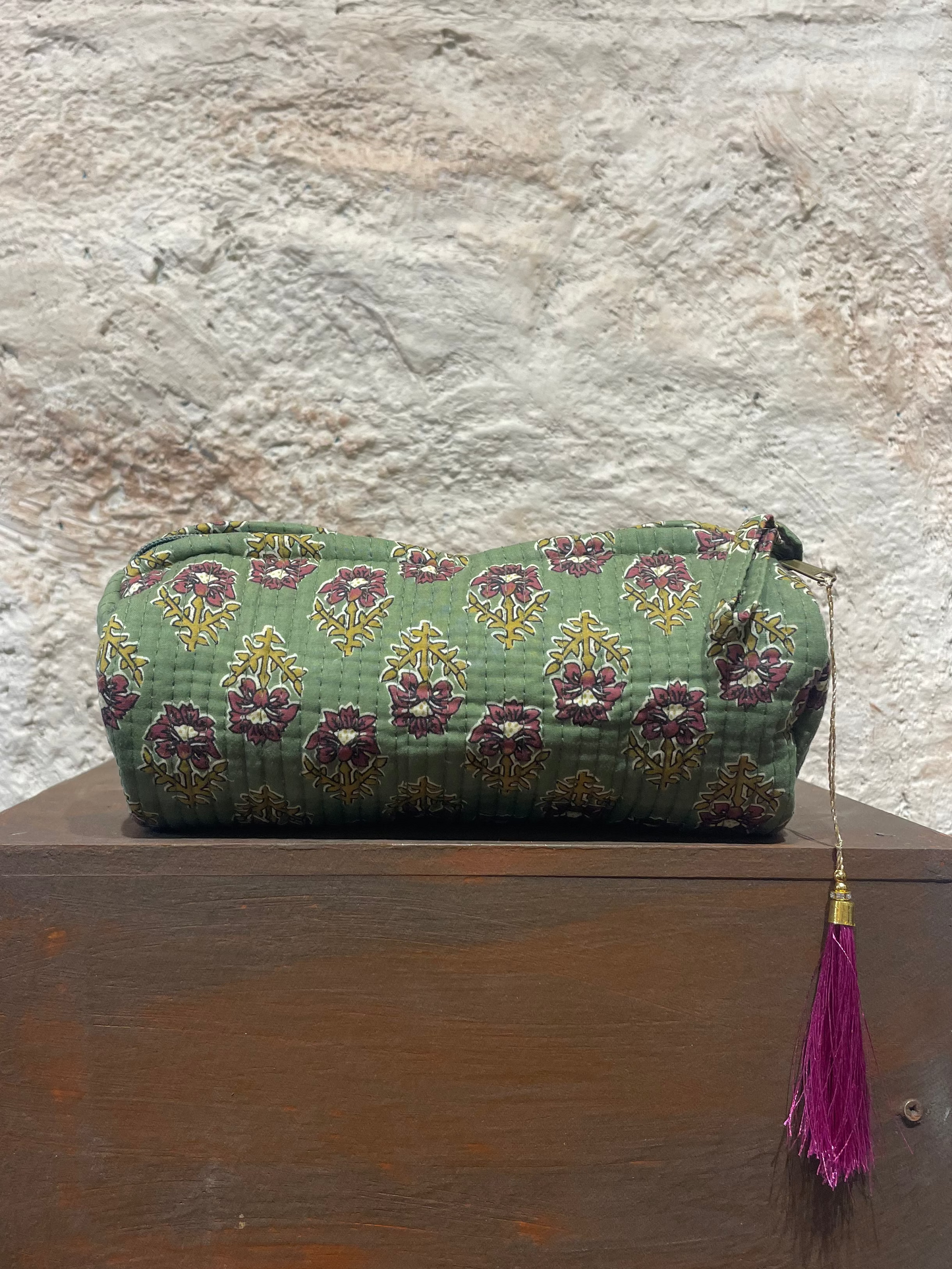ESTUCHE GRANDE ESTAMPADO VERDE KAKI