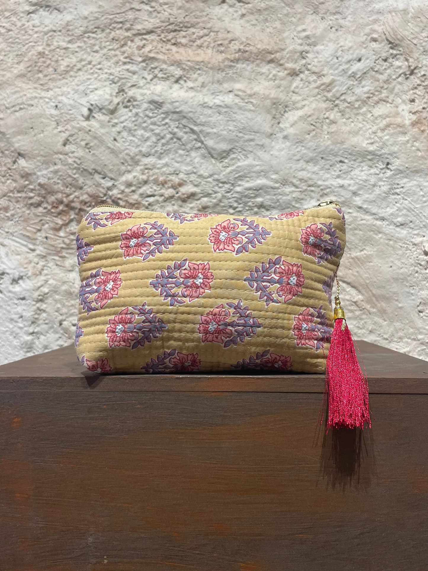 NECESER ESTAMPADO MOSTAZA EMPOLVADO