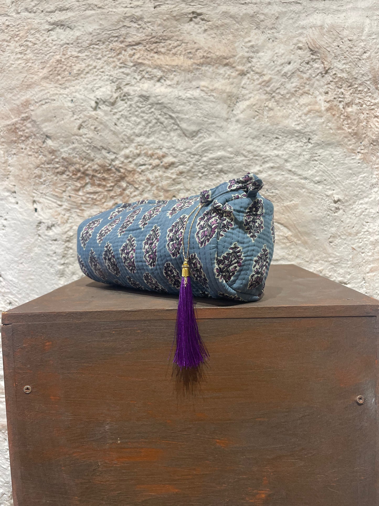 ESTUCHE GRANDE ESTAMPADO AZUL EMPOLVADO