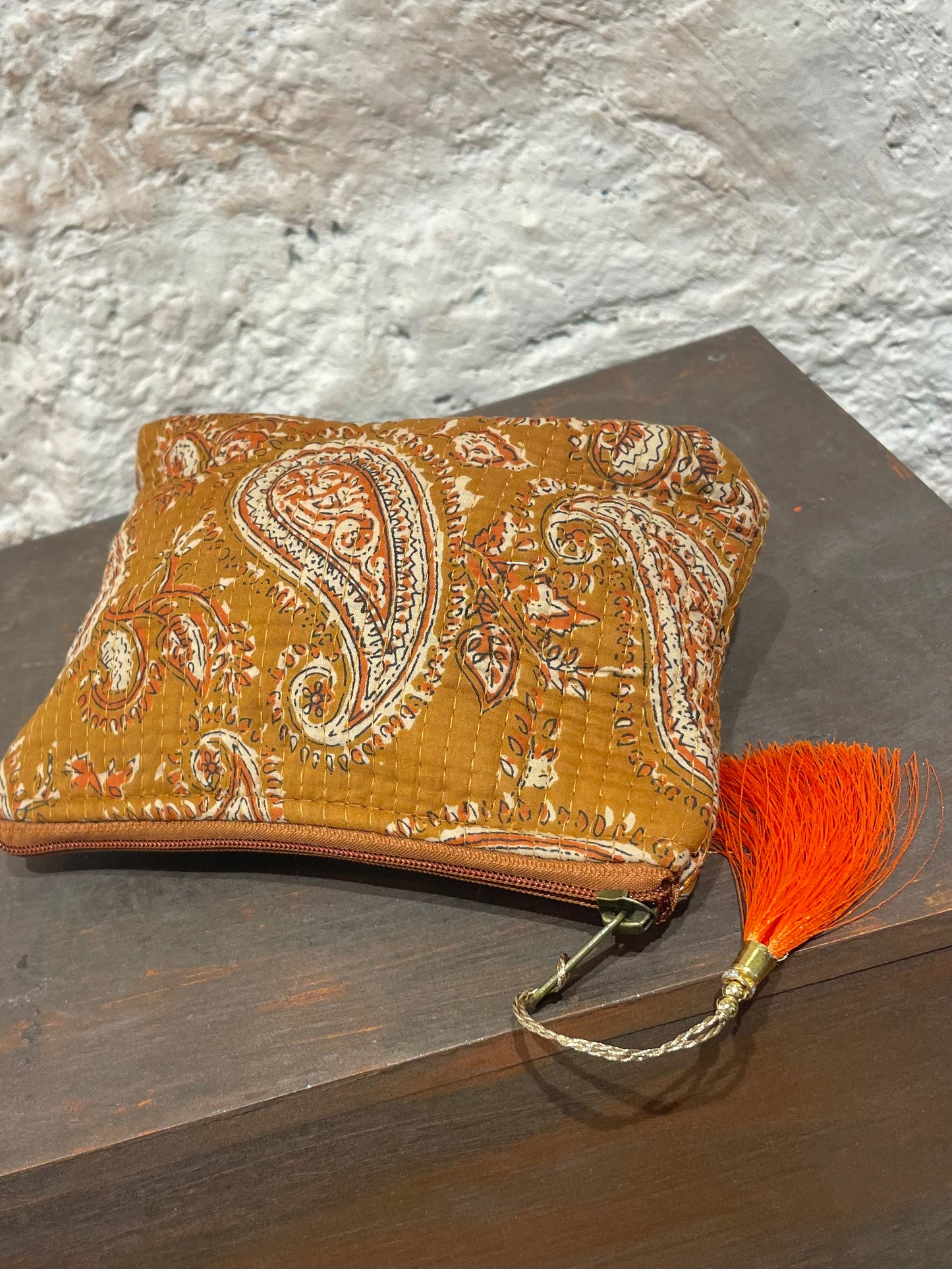NECESER ESTAMPADO CAMEL