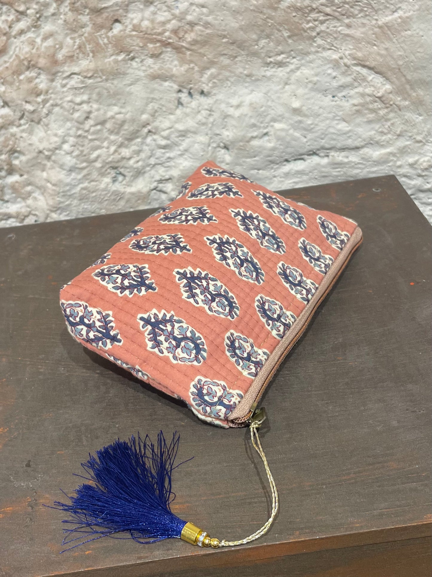 NECESER ESTAMPADO CORAL