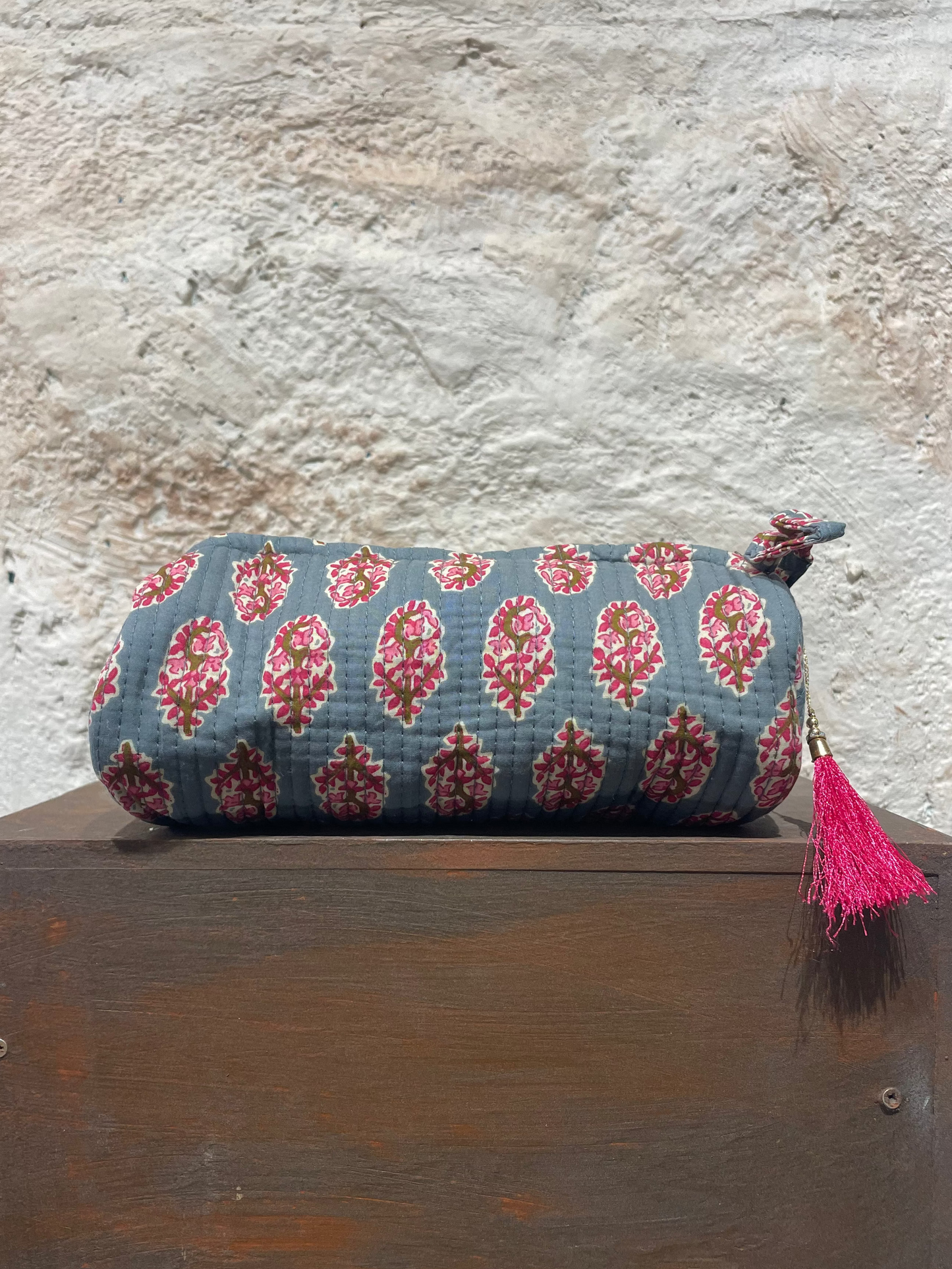 ESTUCHE GRANDE ESTAMPADO GRIS
