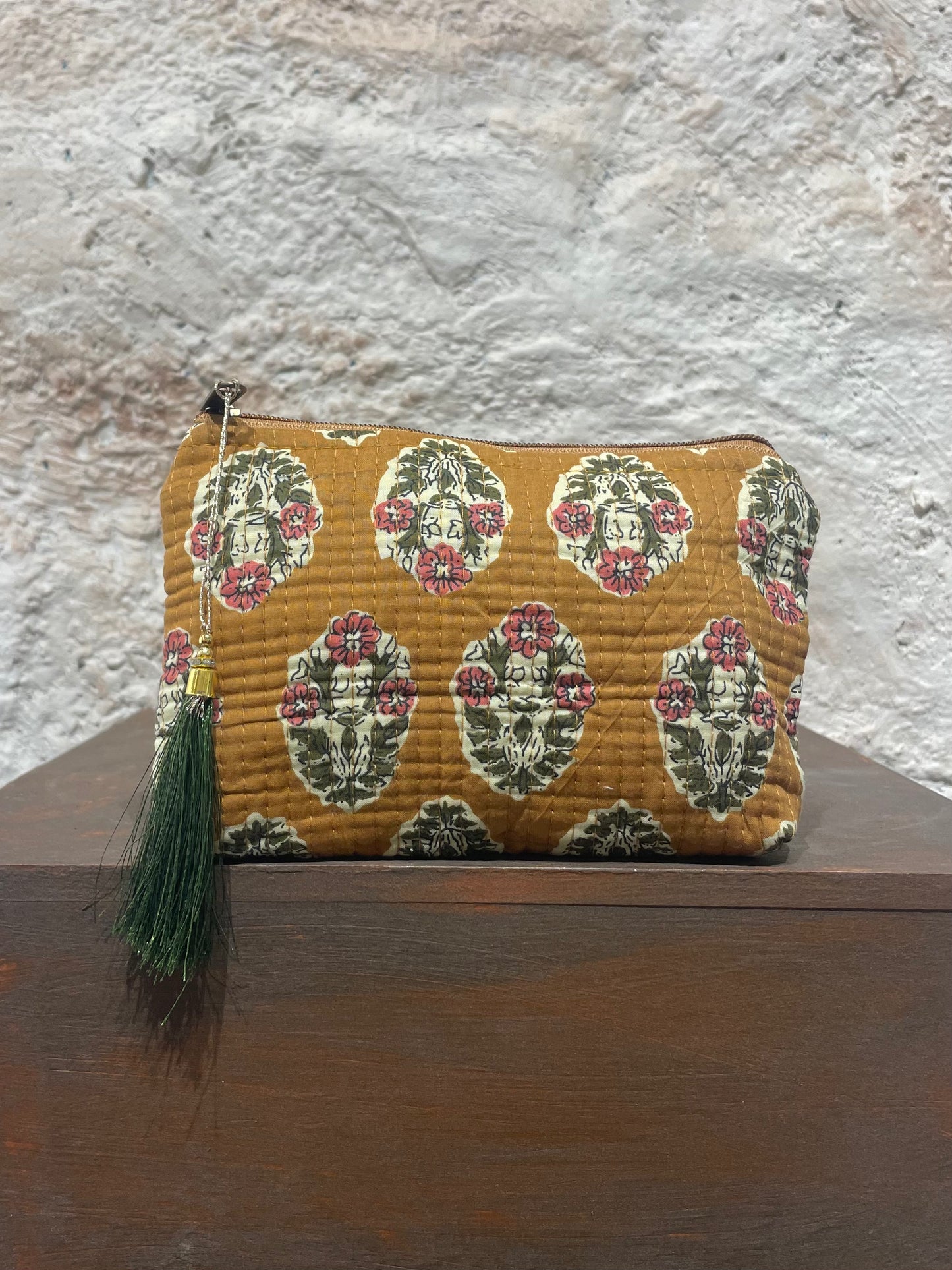 NECESER ESTAMPADO MOSTAZA-VERDE