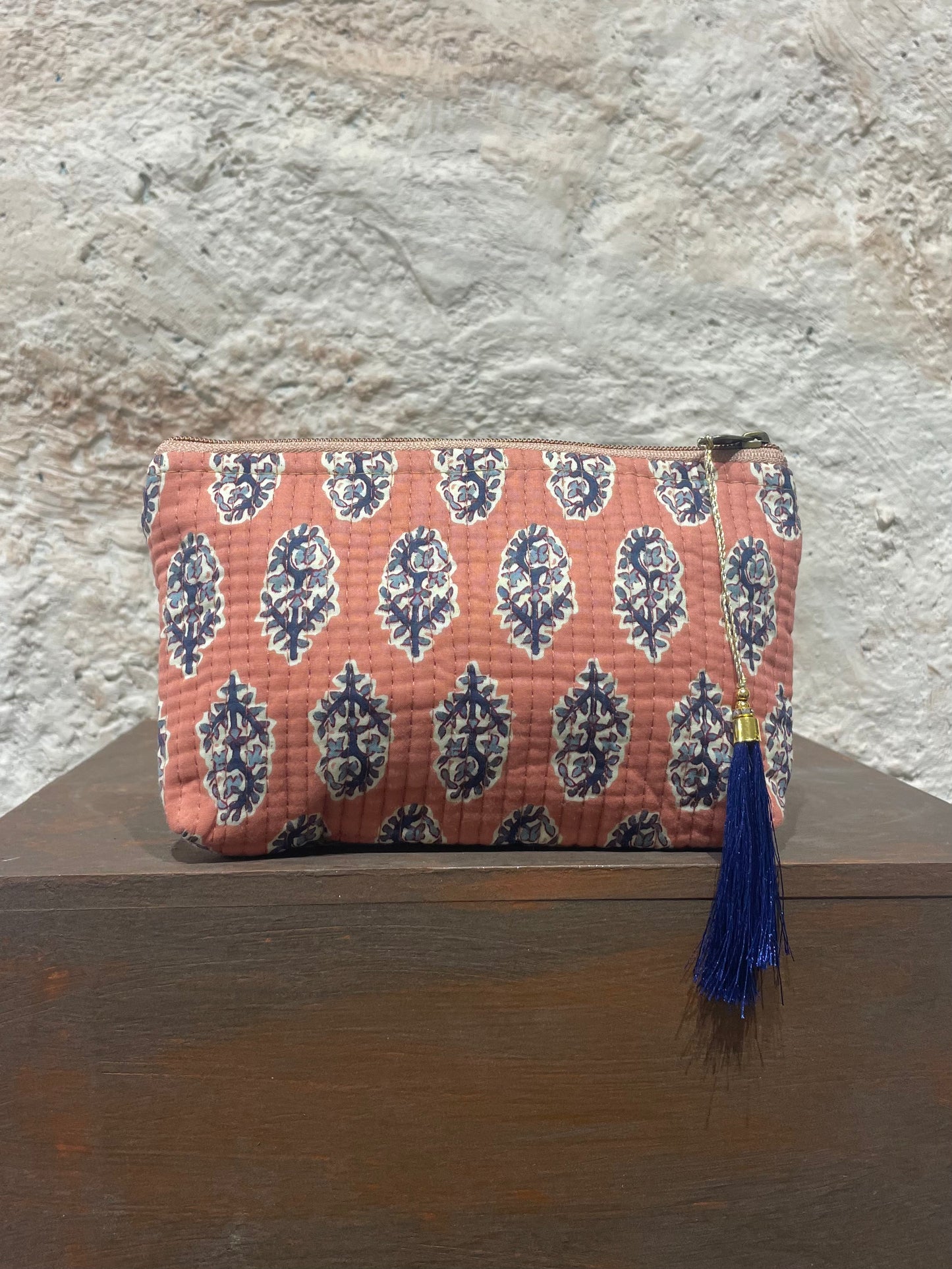 NECESER ESTAMPADO CORAL
