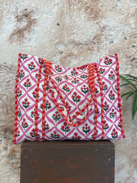 SHOPPER ACOLCHADO ESTAMPADO FLORAL ROSA