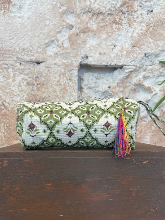 ESTUCHE ESTAMPADO VERDE Y BLANCO