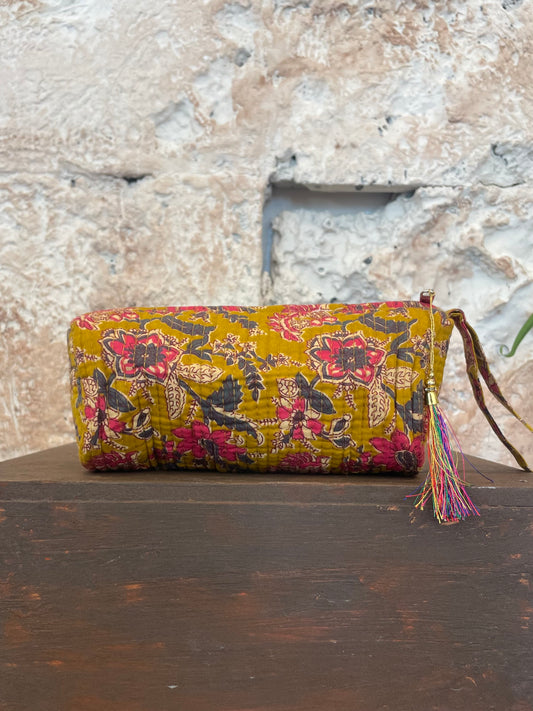 ESTUCHE ESTAMPADO MOSTAZA