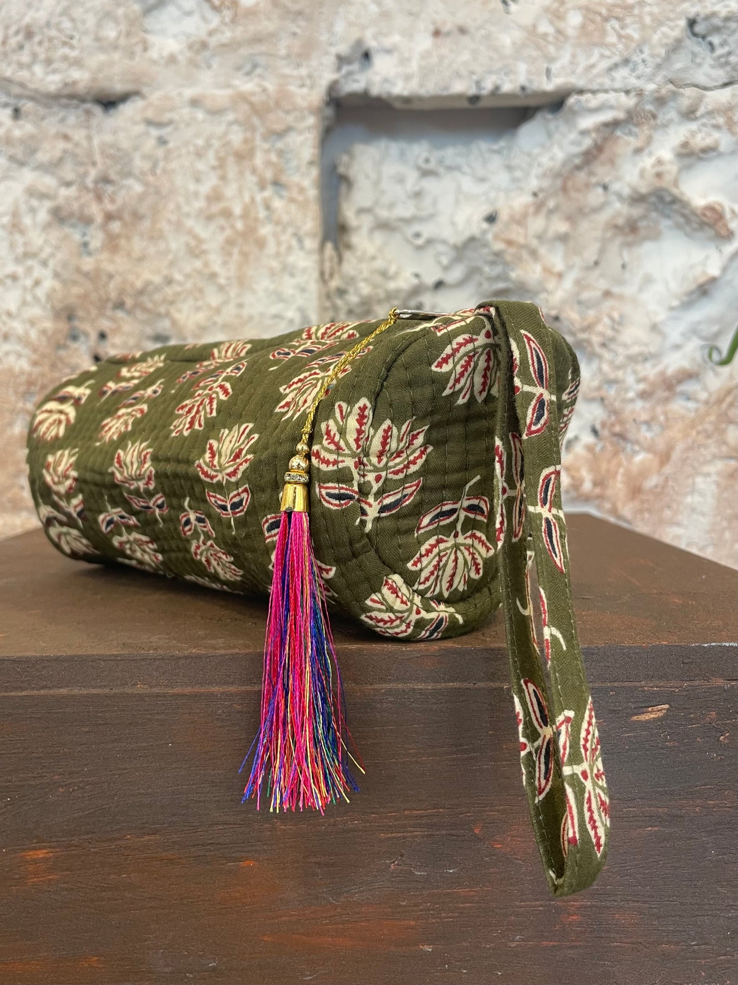 ESTUCHE ESTAMPADO VERDE KAKI